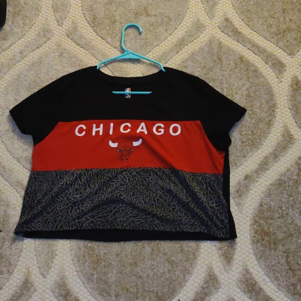 💕 Chicago bull crop top.